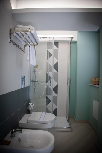 Bathroom 2, Al Centro Casa Vacanze, Messina