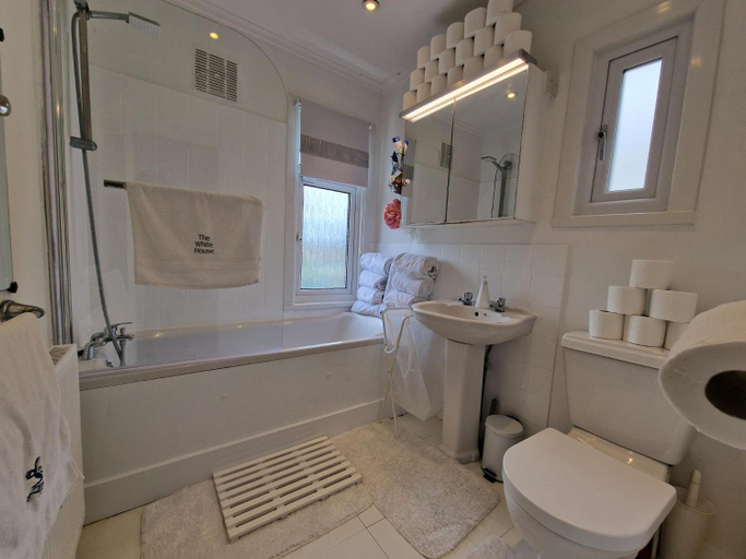 Bathroom 2, The White House, Hertfordshire