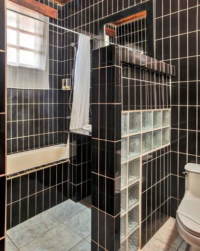 Bathroom 5, Hotel Playa Bejuco, Parrita