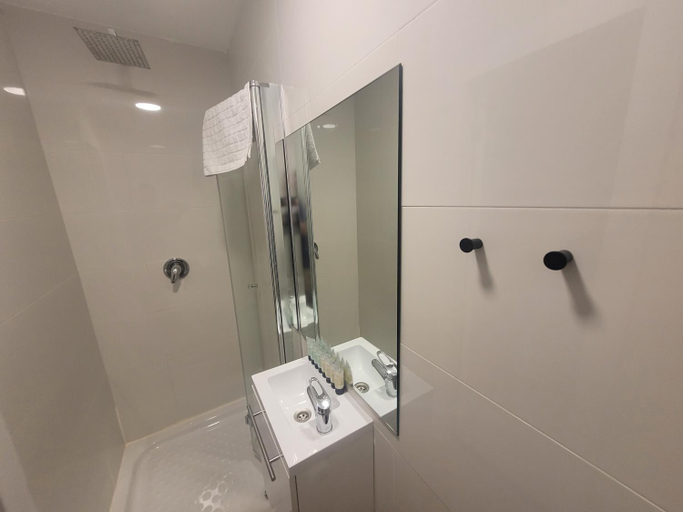Bathroom 4, Yalarent Malina motel in Tiberias