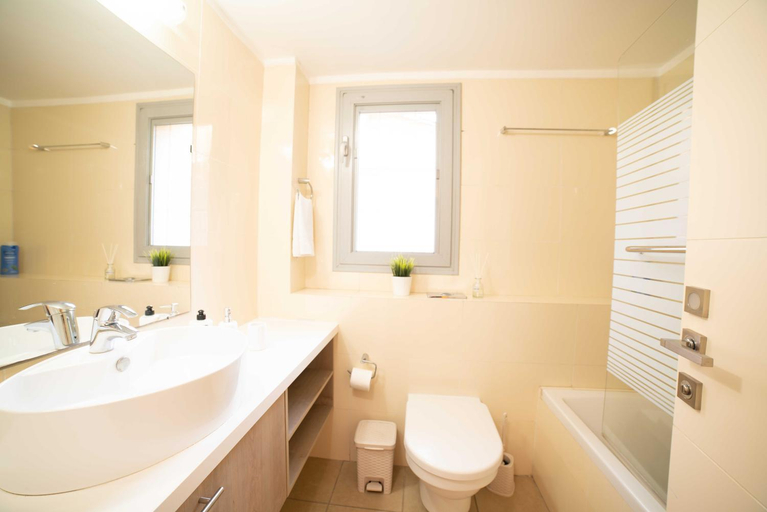 Others 3, Art Apartment In Mamila - King David Residence כשר לפסח - ממ"ד, Jerusalem