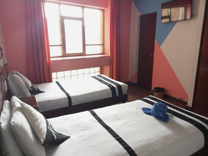 Others 4, Isabela Hotel, Pedro Domingo Murillo