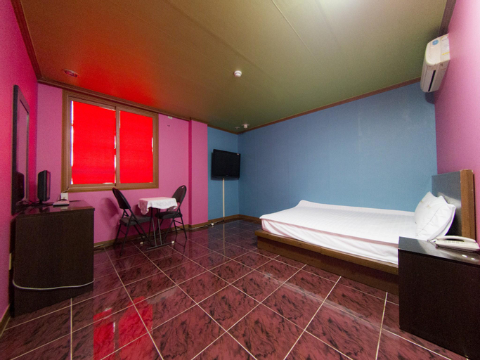 Bedroom 7