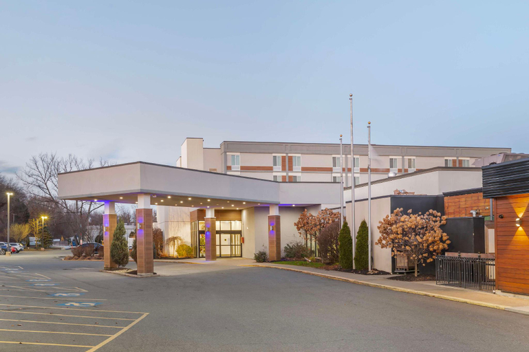 Exterior & Views 2, Best Western Plus New Englander, Middlesex