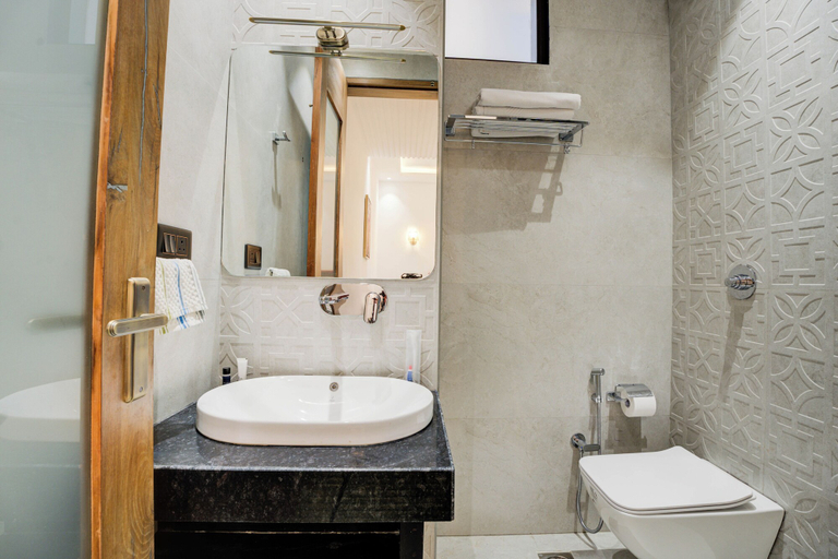 Bathroom 4, Amaltaash by Sandane Homes, Gautam Buddha Nagar