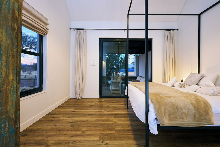 Room 5, Sandwerf, Windhoek Rural
