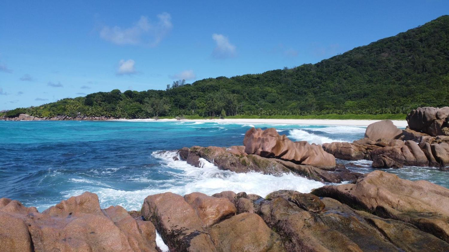 Others 5, La Belle Digue Don