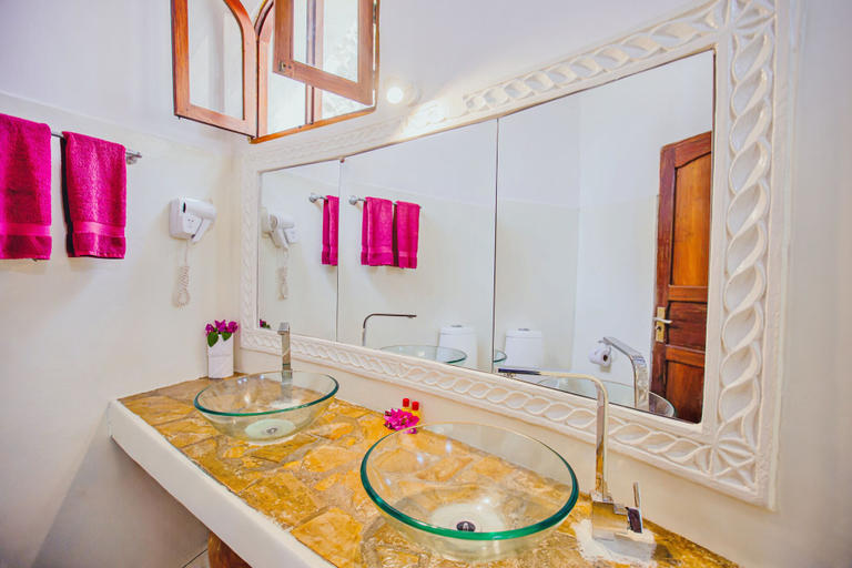 Bathroom 5, AHG Waridi Beach Resort & Spa, Kaskazini 'A'