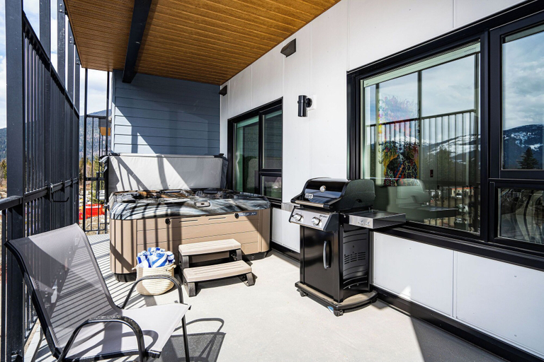 Others 4, Mountain Revelation Revelstoke Vacations, Columbia-Shuswap