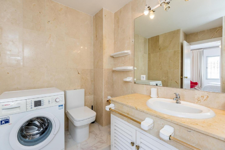Bathroom 4, Apartment Andalucia Garden Puerto Banus with Sea Views, Málaga