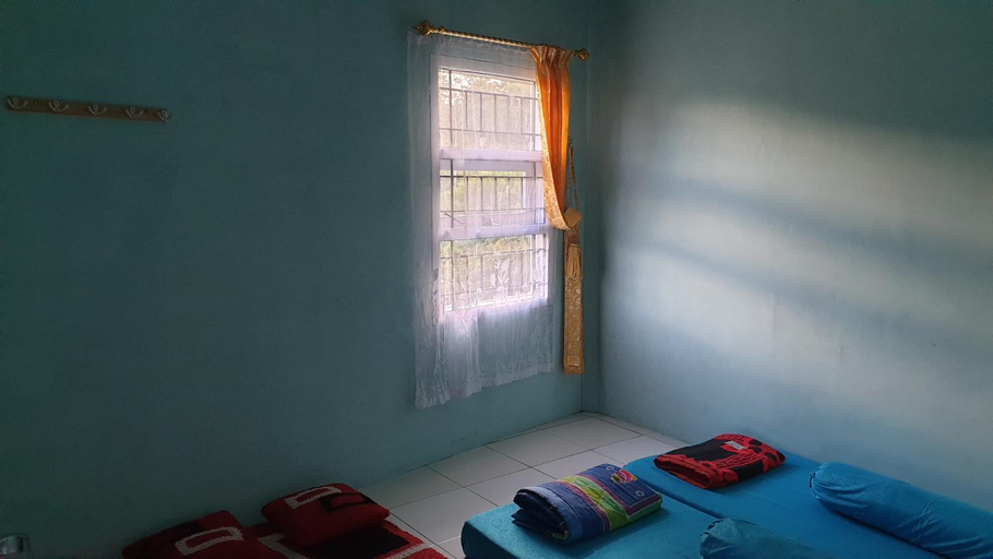 Bedroom 2, PanjaluNet Homestay, Ciamis