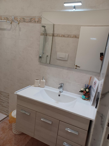Bathroom 2, La Neviera, Bari