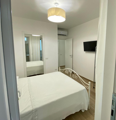 Bedroom 2, Amare il Mare, Bari