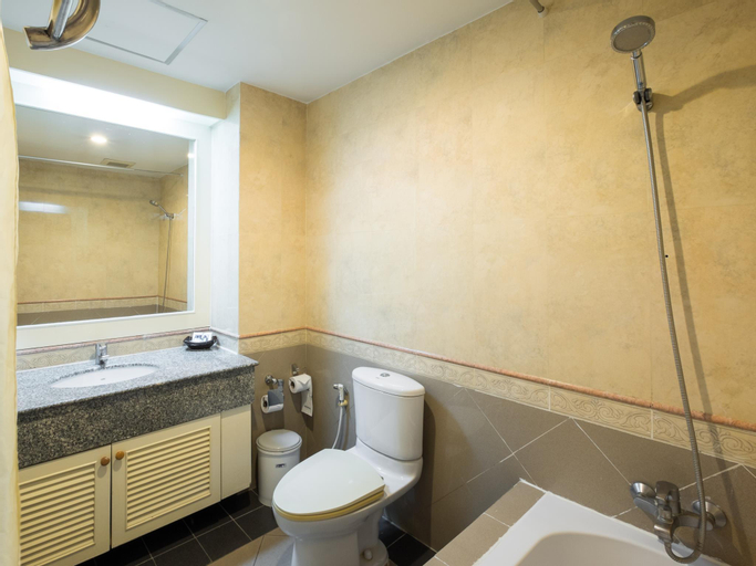 Bathroom 7