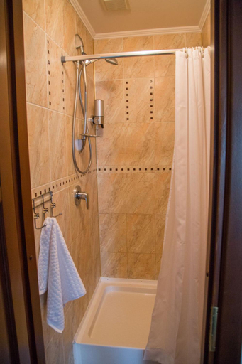 Bathroom 2, Опал, Stryis'kyi