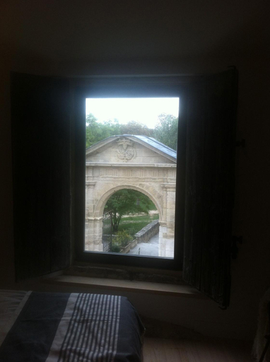 Others 4, La Maison Rouge d'Uzes, Gard