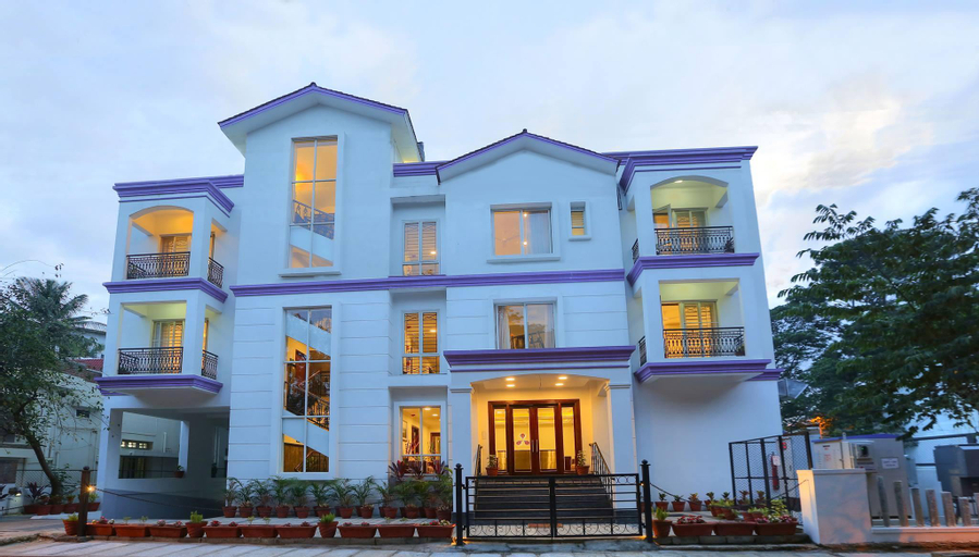 Exterior & Views