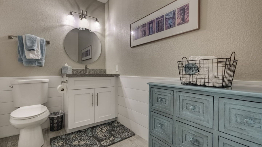 Bathroom 4, Tempe Remodel w/ Sparkling Pool and Game Room!, Maricopa