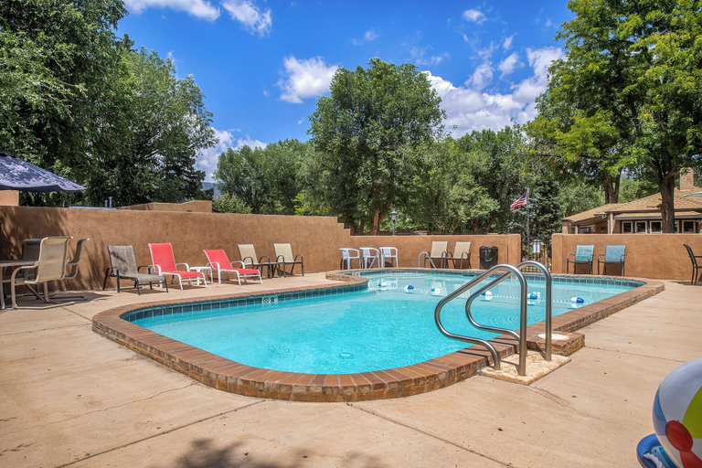 Sport & Beauty 5, Town & Country Cottages, El Paso