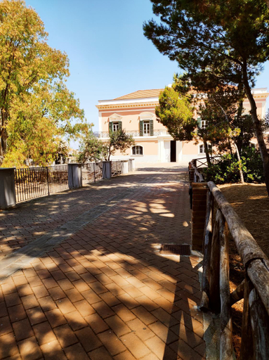 Others 5, Lotus B&B, Salerno