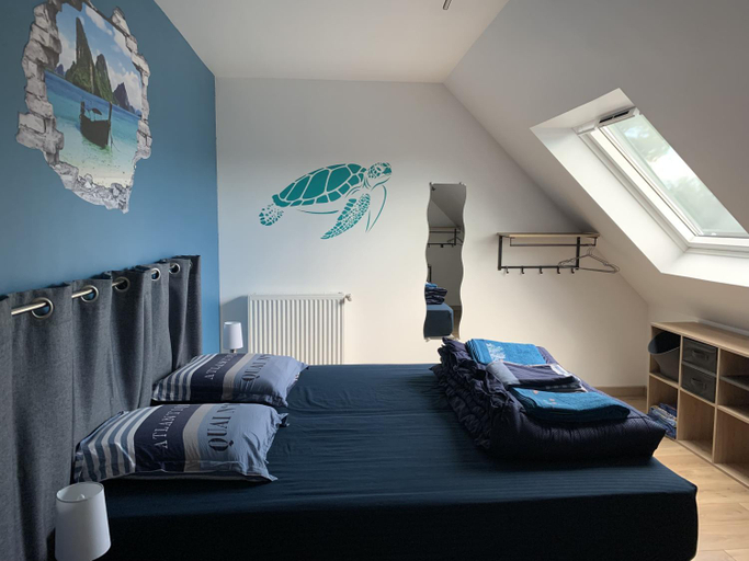 Bedroom 3, Maison 10 pers en bord de mer avec piscine couverte et chauffee, spa et hamman, Morbihan