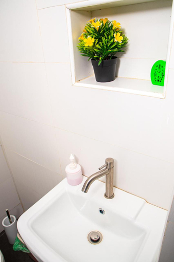 Bathroom 3, LOTUS EXECUTIVE SUITE, RHODABODE APT., AbujaMun