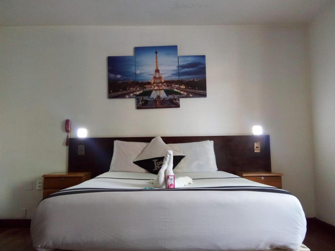 Others 3, Isabela Hotel, Pedro Domingo Murillo