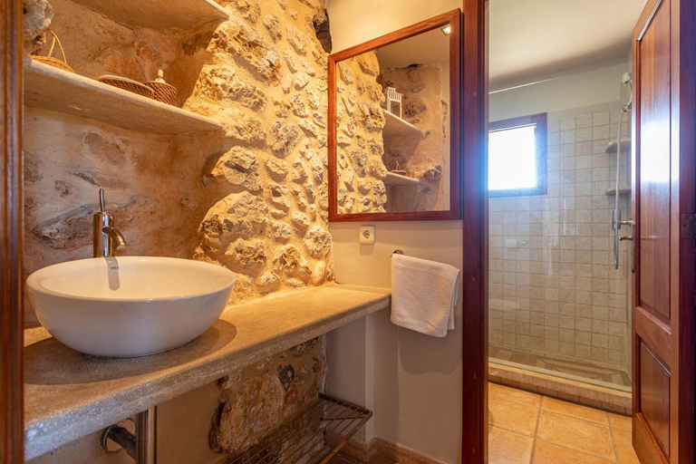 Bathroom 5, Ca n Batlet, Baleares