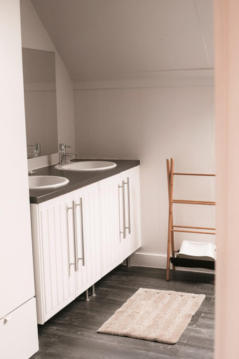 Bathroom 2, Central and Cozy in Brussels, Bruxelles