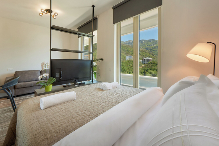 Bedroom 4, Skyline Resort