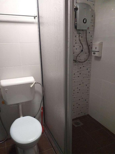 Bathroom 5, D Riverside Inn, Malacca City