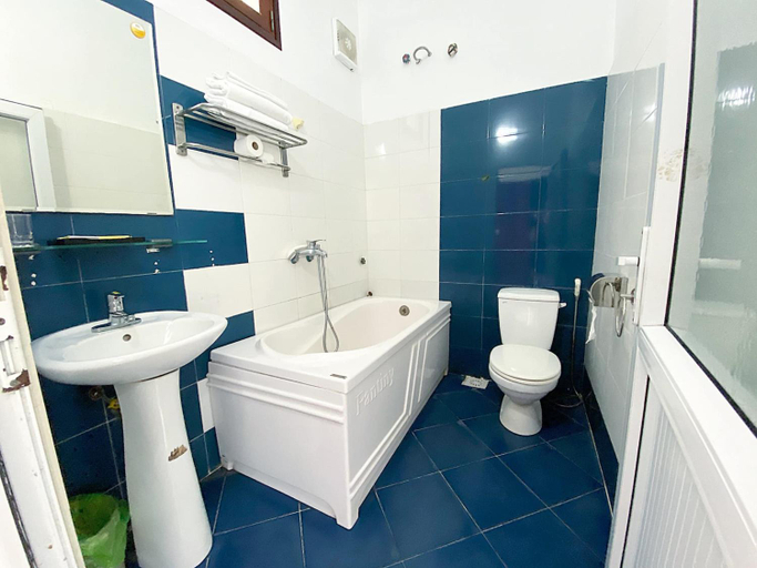 Bathroom 4, Hotel Diamond, Thái Bình