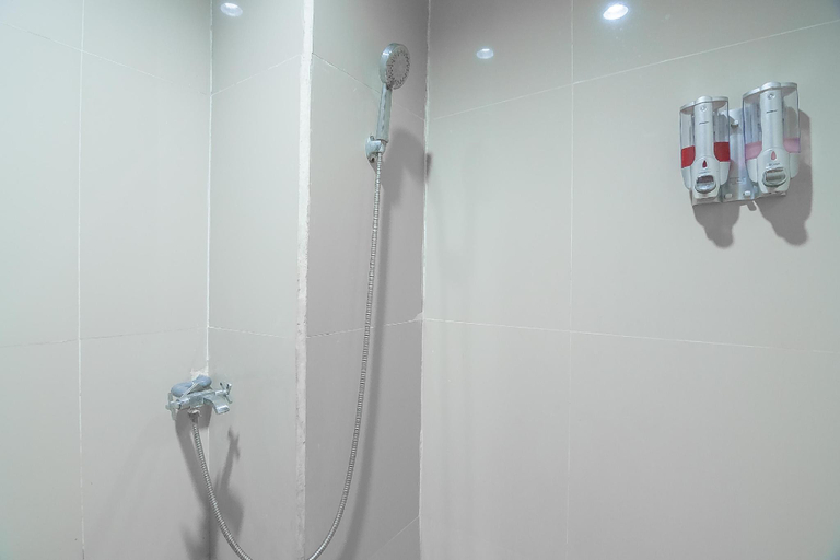 Bathroom 4, RedDoorz @ Jalan Cilik Riwut Kapuas, Kapuas