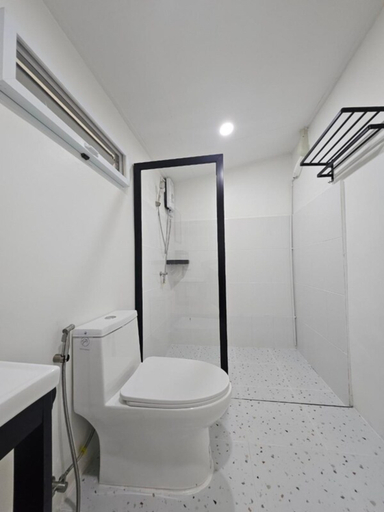 Bathroom 4, Bunyagard Koh Kood Resort, K. Ko Kut