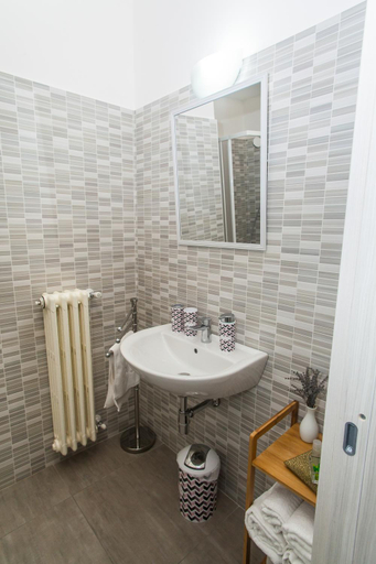 Bathroom 2, B&B Al Ponte, Potenza