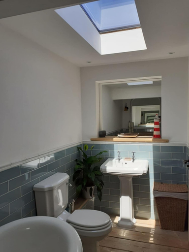 Bathroom 4, Ocean Front Beach House With Direct Beach Access, East Sussex