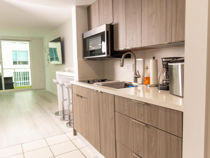 Others 3, Modern and Luxurious Brickell Studio, Miami-Dade