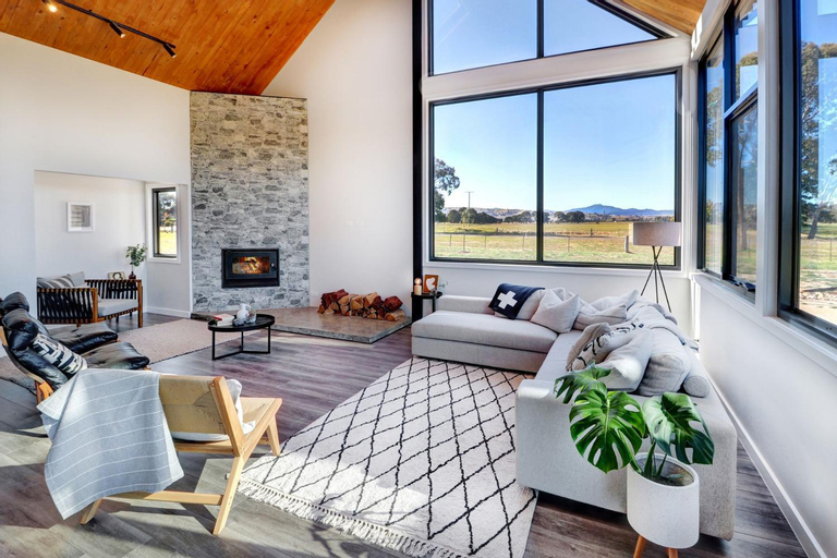 Others 5, Vista Montagna, Mansfield