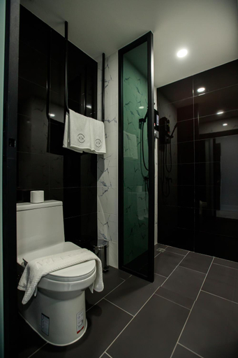 Bathroom 4, SR Grand Hotel, Muang Chiang Mai