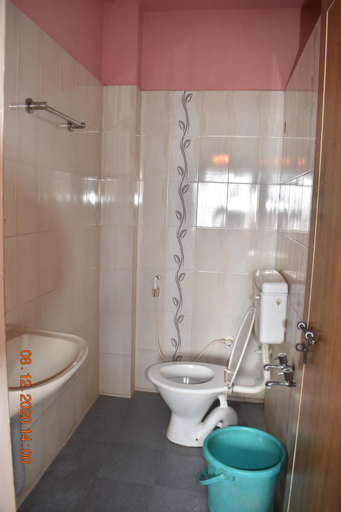 Bathroom 5, Doctors Heritage Lodge, Chikmagalur