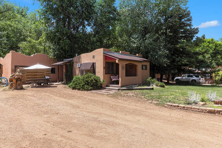 Exterior & Views 2, Town & Country Cottages, El Paso