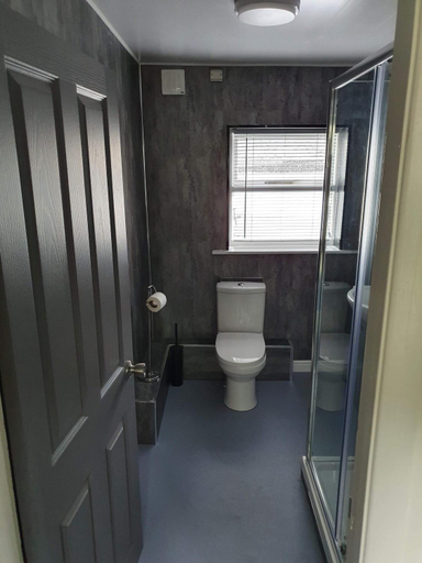Bathroom 4, Red Lion Rooms - Self Check In, Cumbria