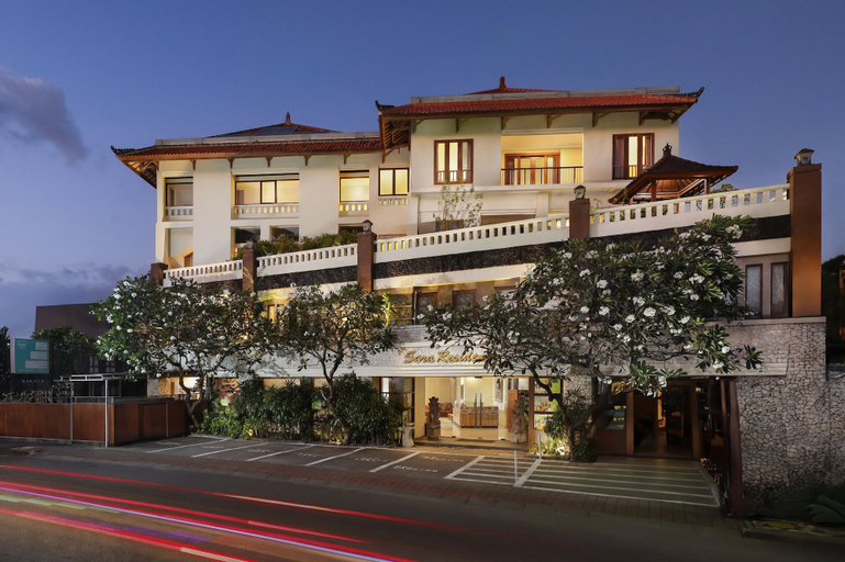 Exterior & Views 17