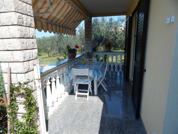 Others 5, MARILENA, Fažana