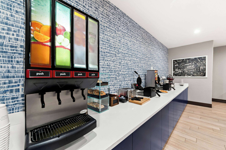 Food & Drinks 5, AmericInn by Wyndham New Braunfels, Comal