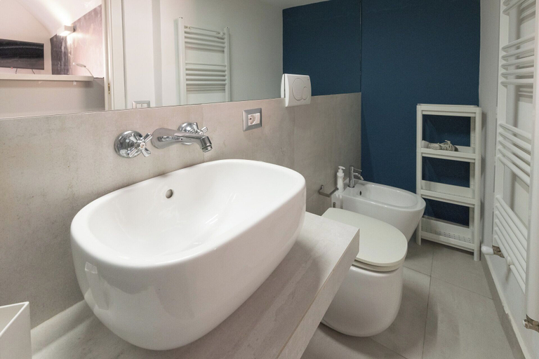 Bathroom 2, Rione Monti Studio Apt, Rome