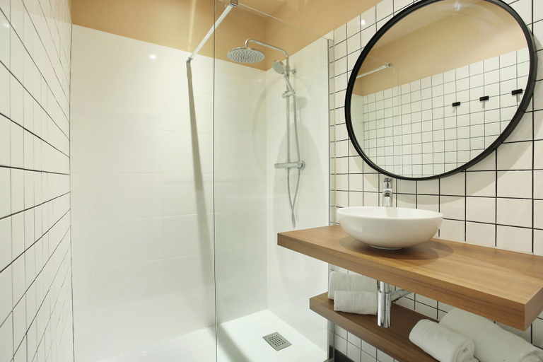 Bathroom 4, YAYS Paris Issy by Numa, Hauts-de-Seine