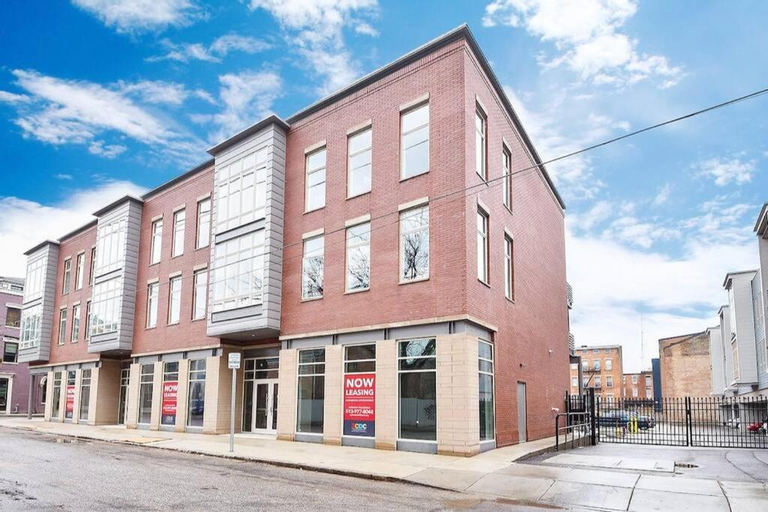 **NEW mOdernLUX best OTR condo *Park ONsite**, Hamilton