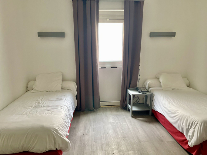 Bedroom 5, Auberge de Moussy, Marne