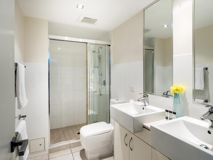 Bathroom 14